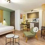 Adagio Centre Comedie 4*