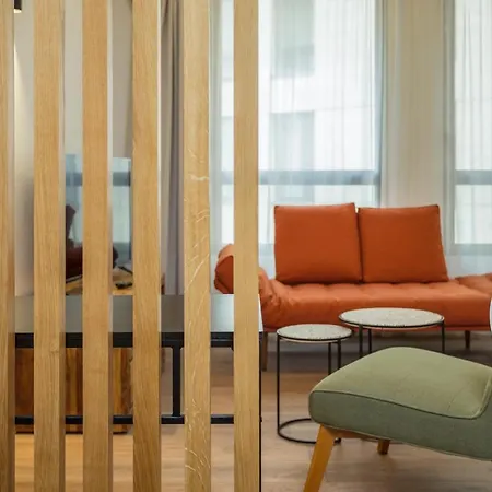 Adagio Centre Comedie 4*