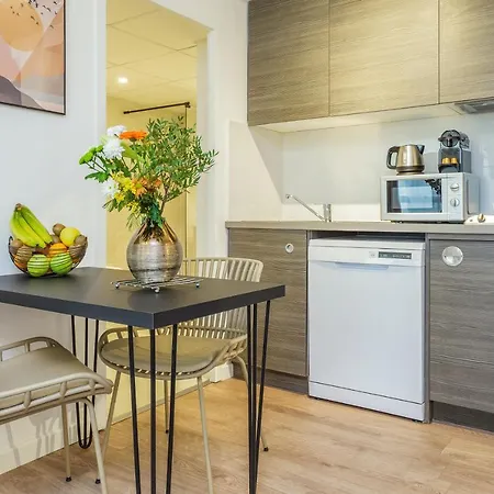 Adagio Centre Comedie Aparthotel 4*