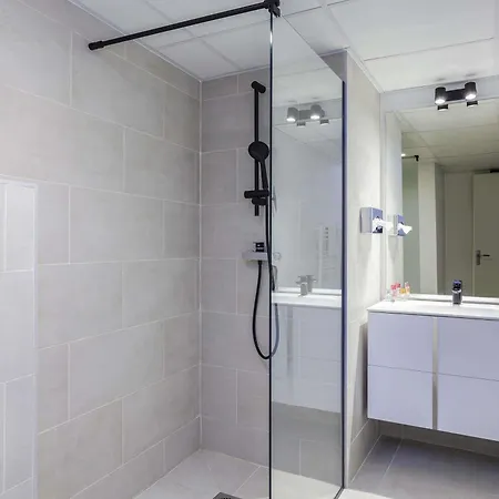 Adagio Centre Comedie 4*