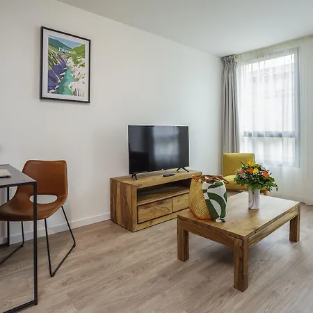 Adagio Centre Comedie 4*