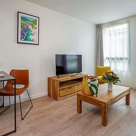 Apartmanhotel Adagio Centre Comedie 4*