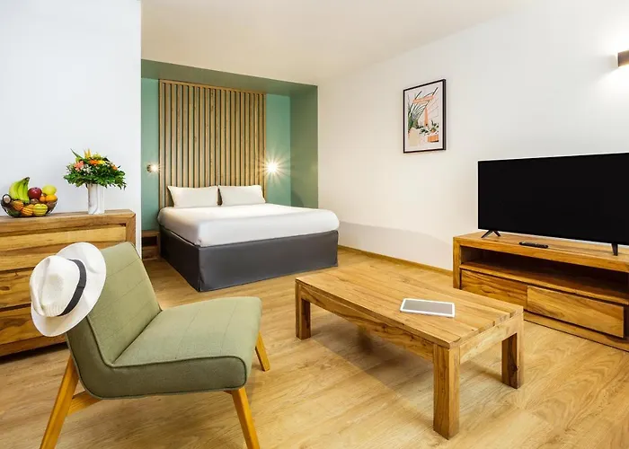 Adagio Centre Comedie 4*