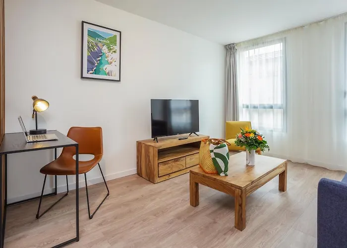 Apart-hotel Adagio Centre Comedie