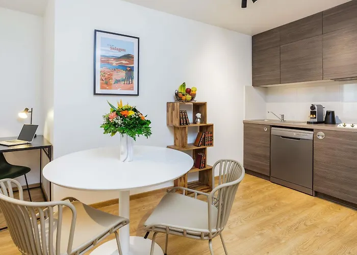 Apart-hotel Adagio Centre Comedie