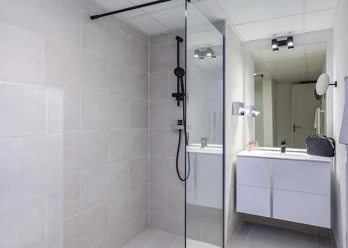 Adagio Centre Comedie 4*